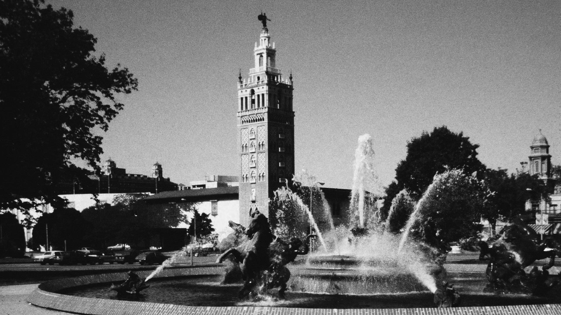Black and white image of fountain on country club plaza
