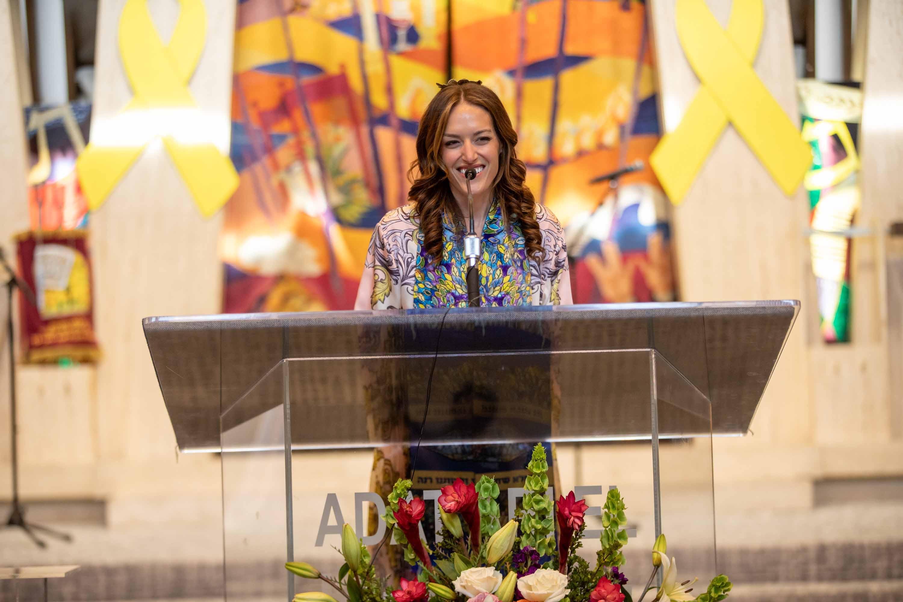 Rabbi Cantor Jessica Hutchings at Congregation Ner Tamid