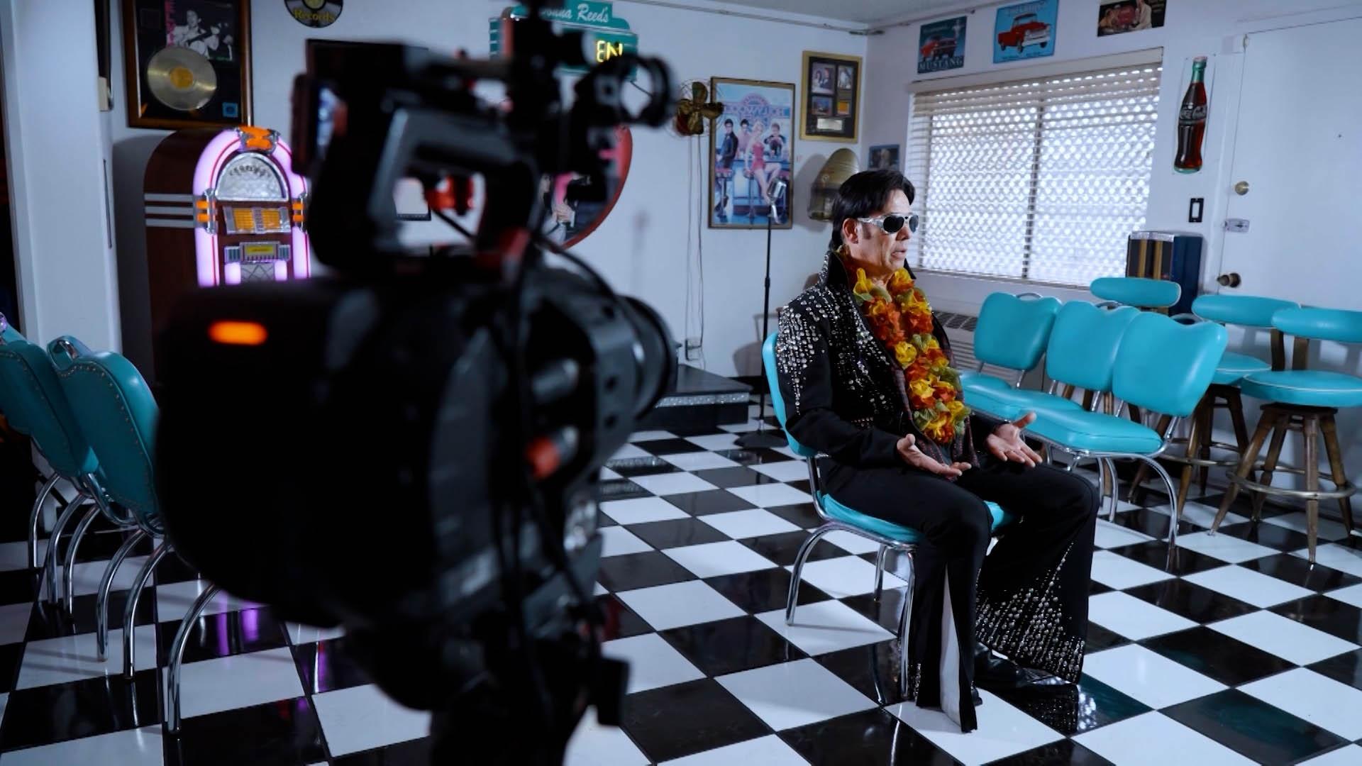 Vegas wedding chapel Elvis impersonator