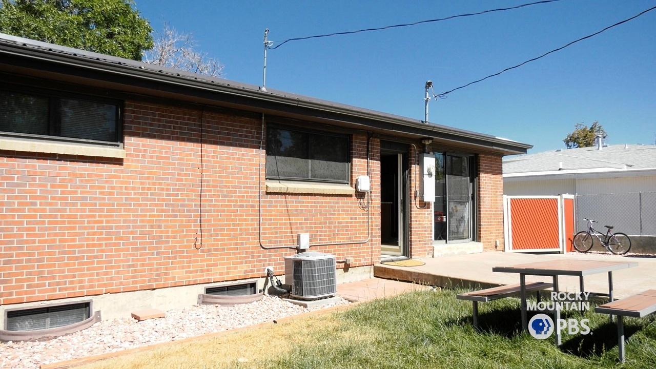 Casa de Paz, a nonprofit which offers shelters to immigrants, buys new home.