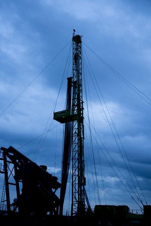 Oil drilling rig in Watford City ND