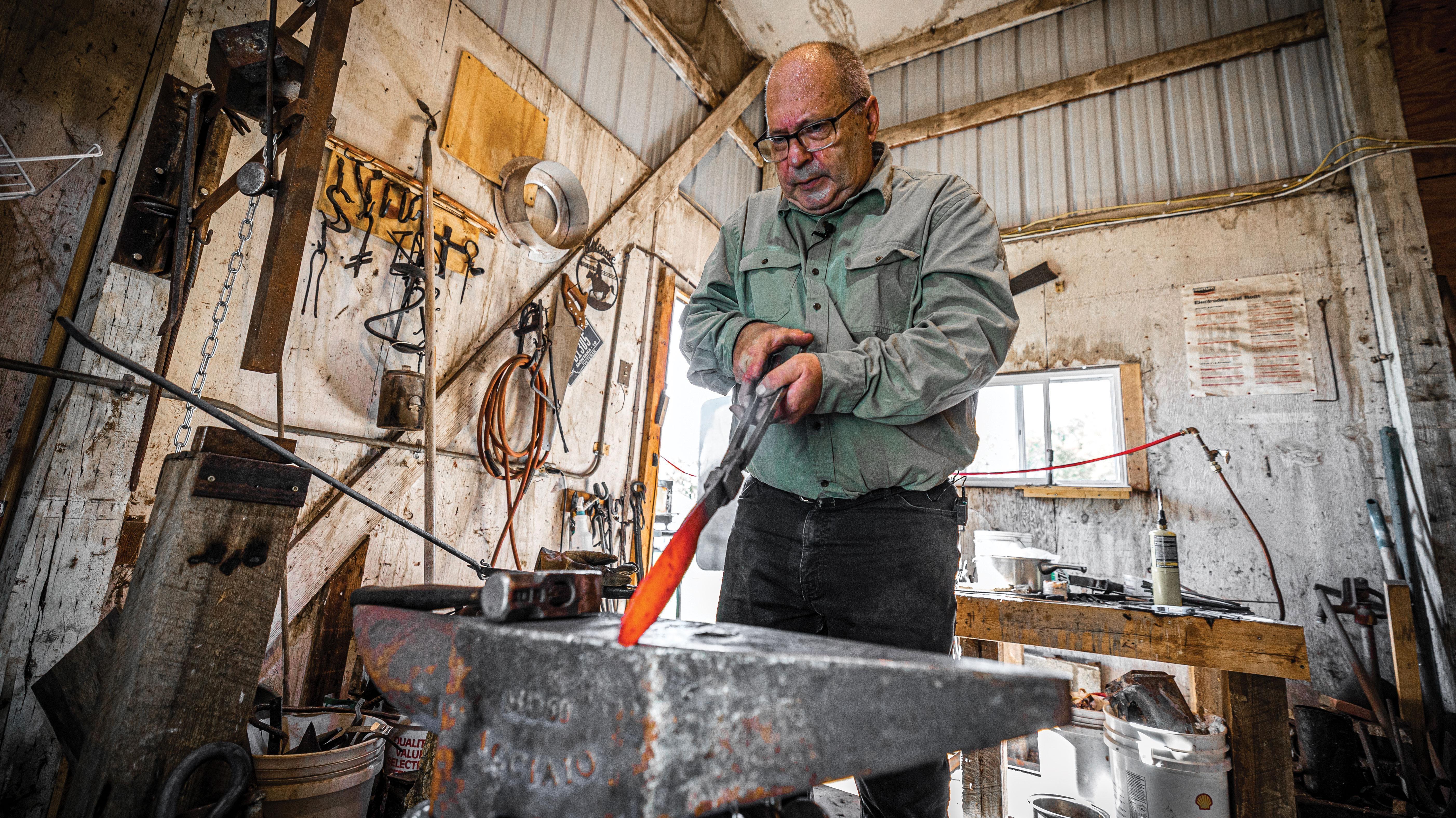Chaga hunt and handcrafted knives on Prairie Sportsman