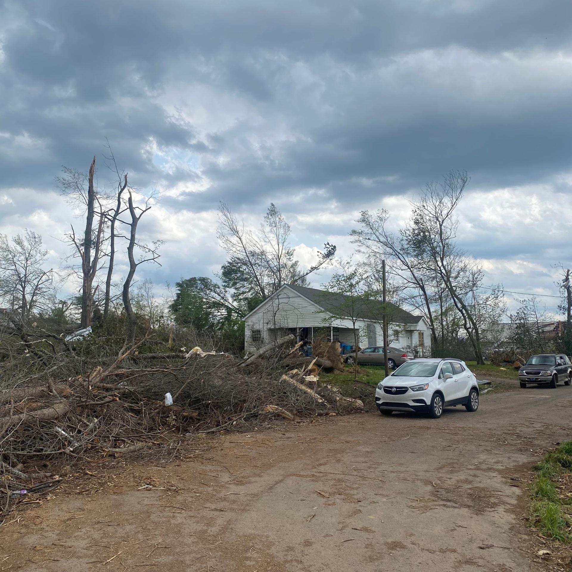 Mississippi town slowly bouncing back after tornado