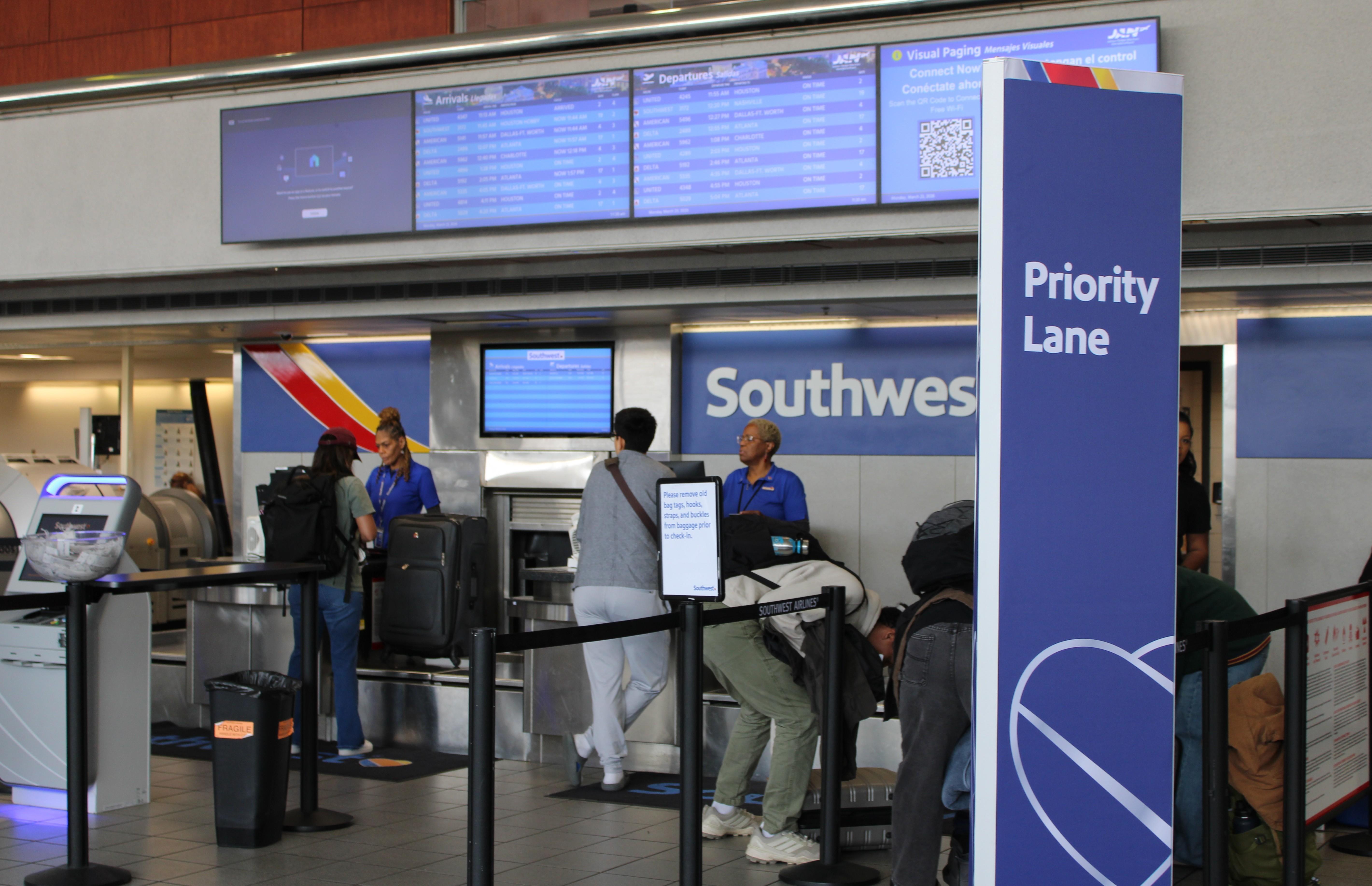 Official at Mississippi’s largest airport urges travelers to arrive early as DHS shutdown continues