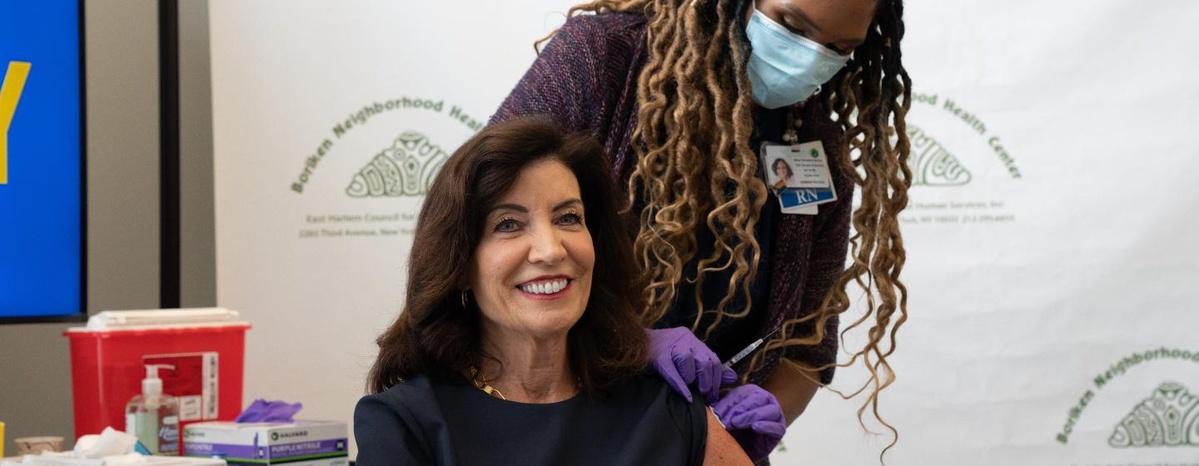 Hochul Lifts Mask Mandate for Public Transit
