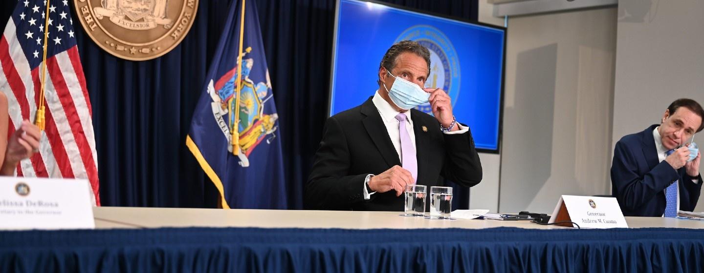 Gov. Andrew Cuomo removes his facemask at press conference