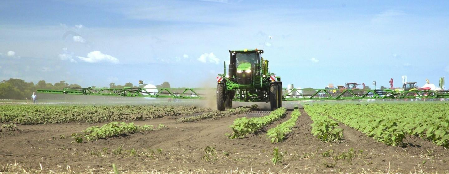 Agricultural sprayer irrigating farming field agriculture fertilizer spraying machine.