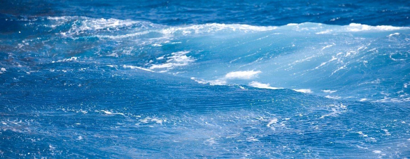 a picture of the ocean while it's raining