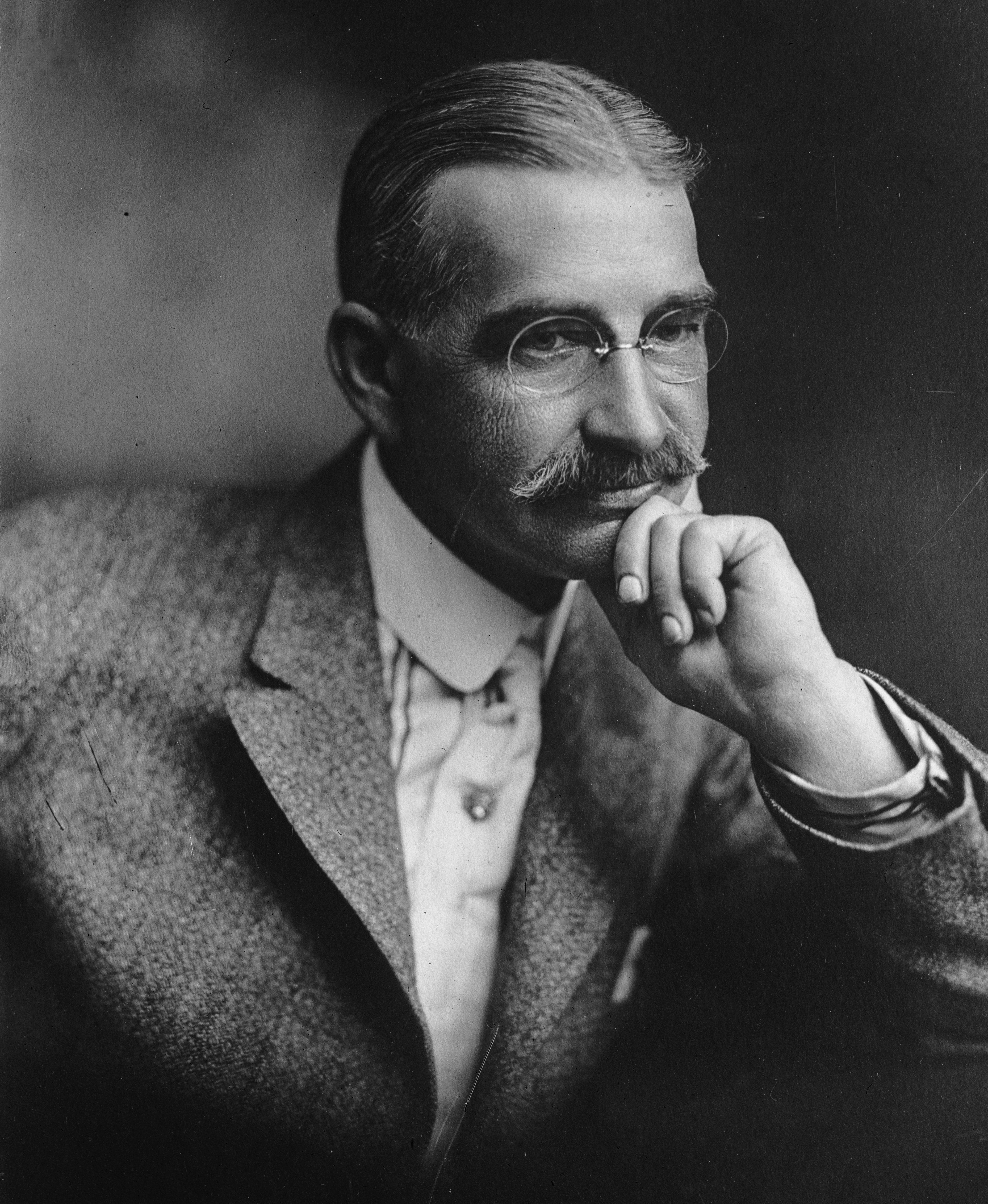 Frank L Baum