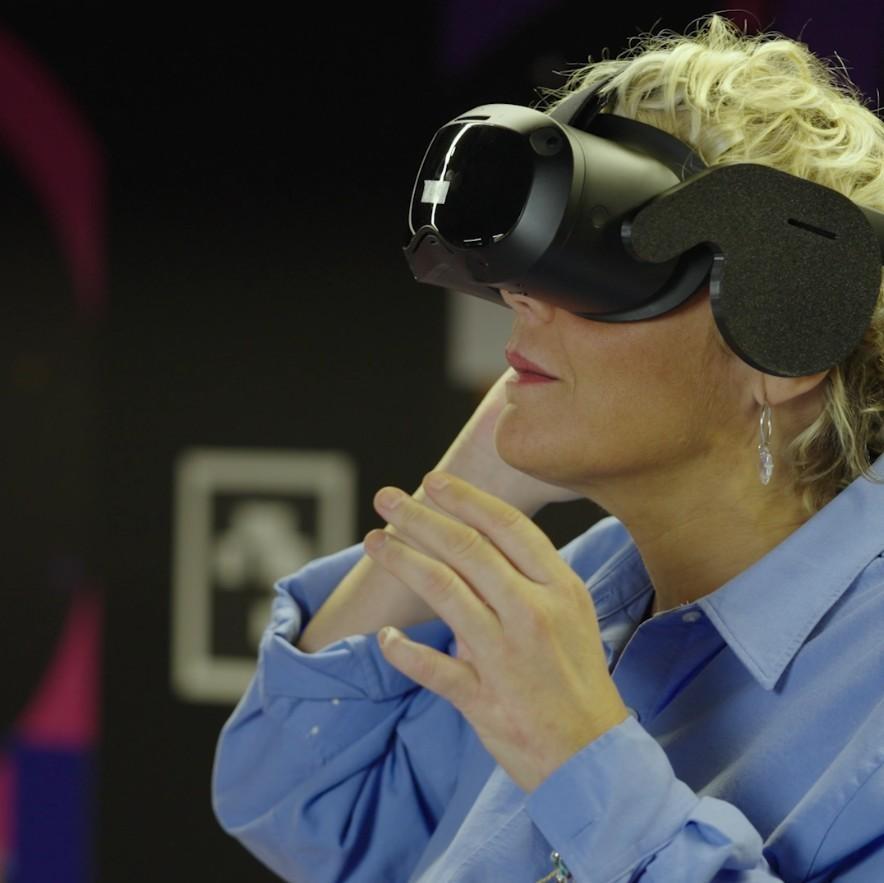 Women wearing a VR headset