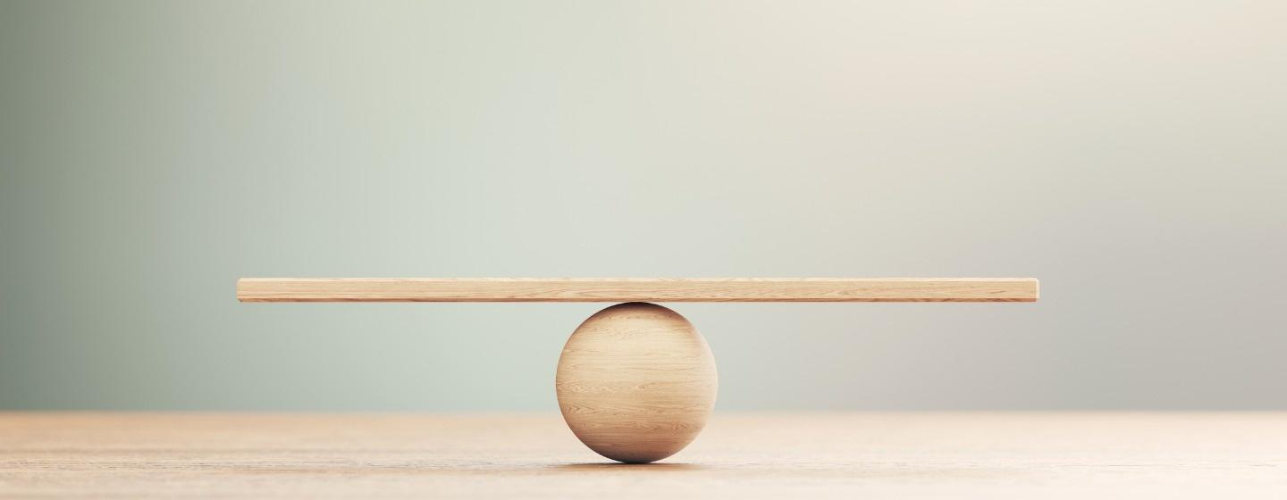 Wooden seesaw scale