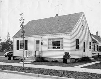 Photo of Cape Cod House at 693 N. 28th St. in 1907 now 2021 N. 28th