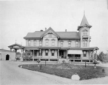 Photo of Blatz Mansion in Whitefish Bay
