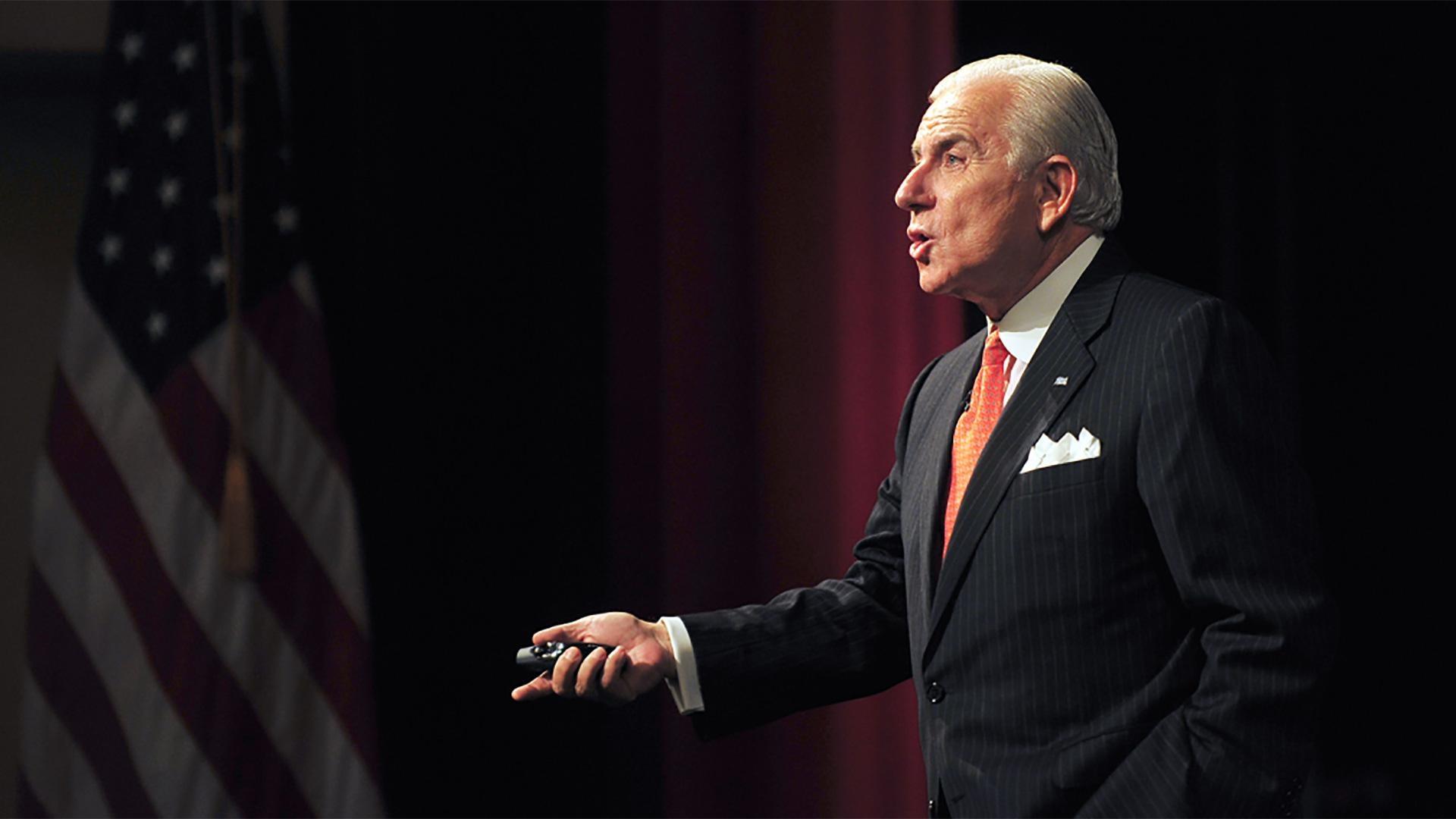 Host, High Point University president Nido Qubein