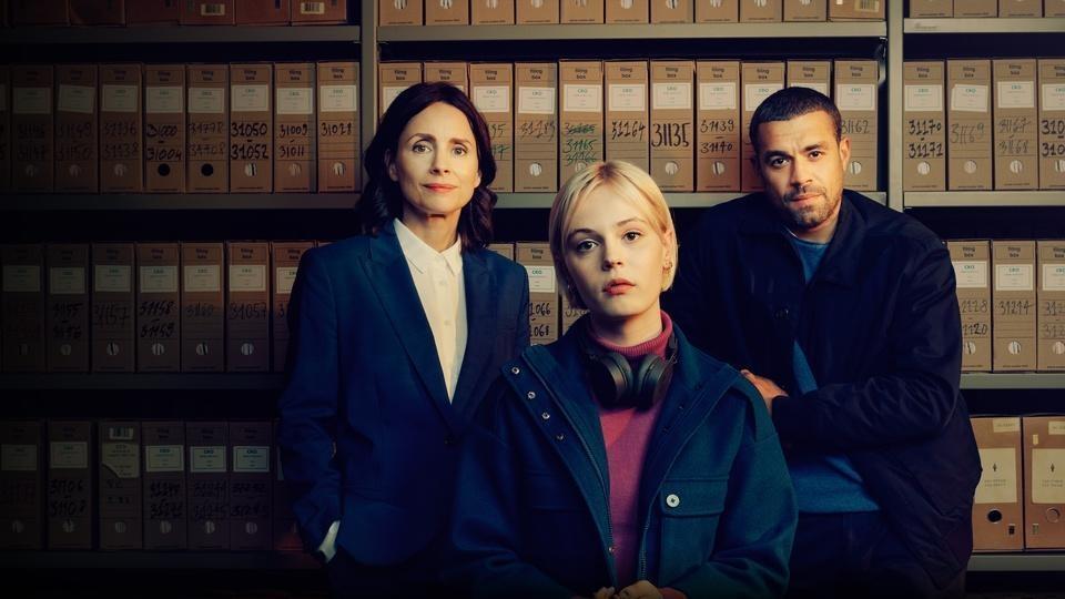 The cast of Patience.