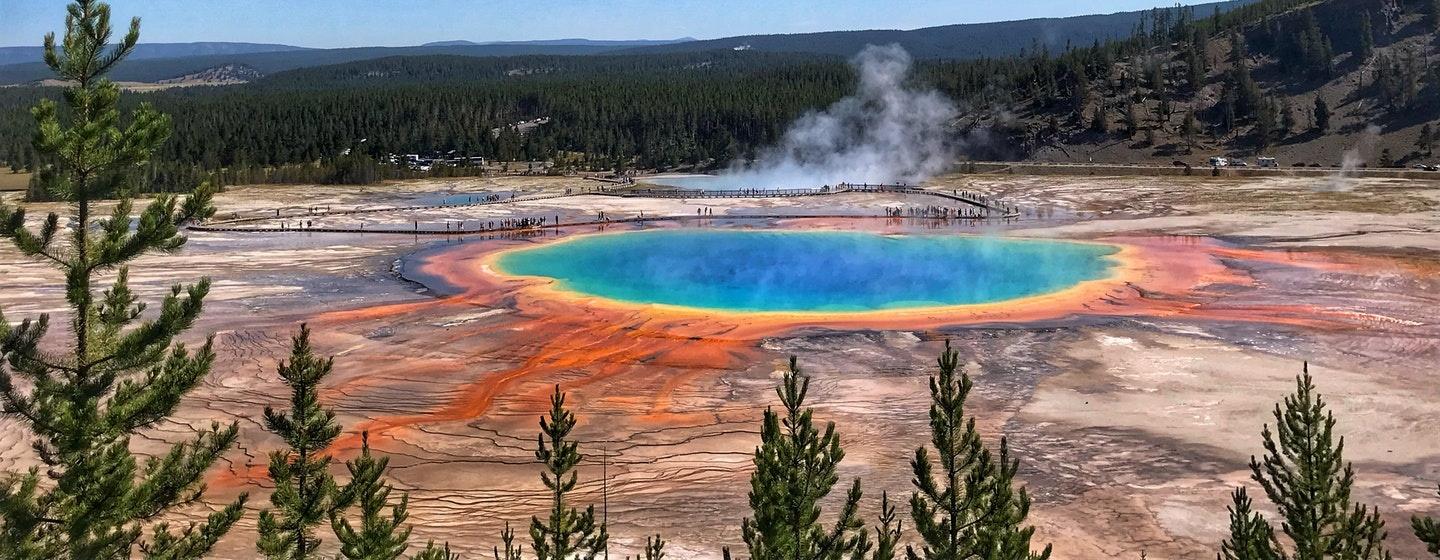 Yellowstone National Park image of colorful pool of water