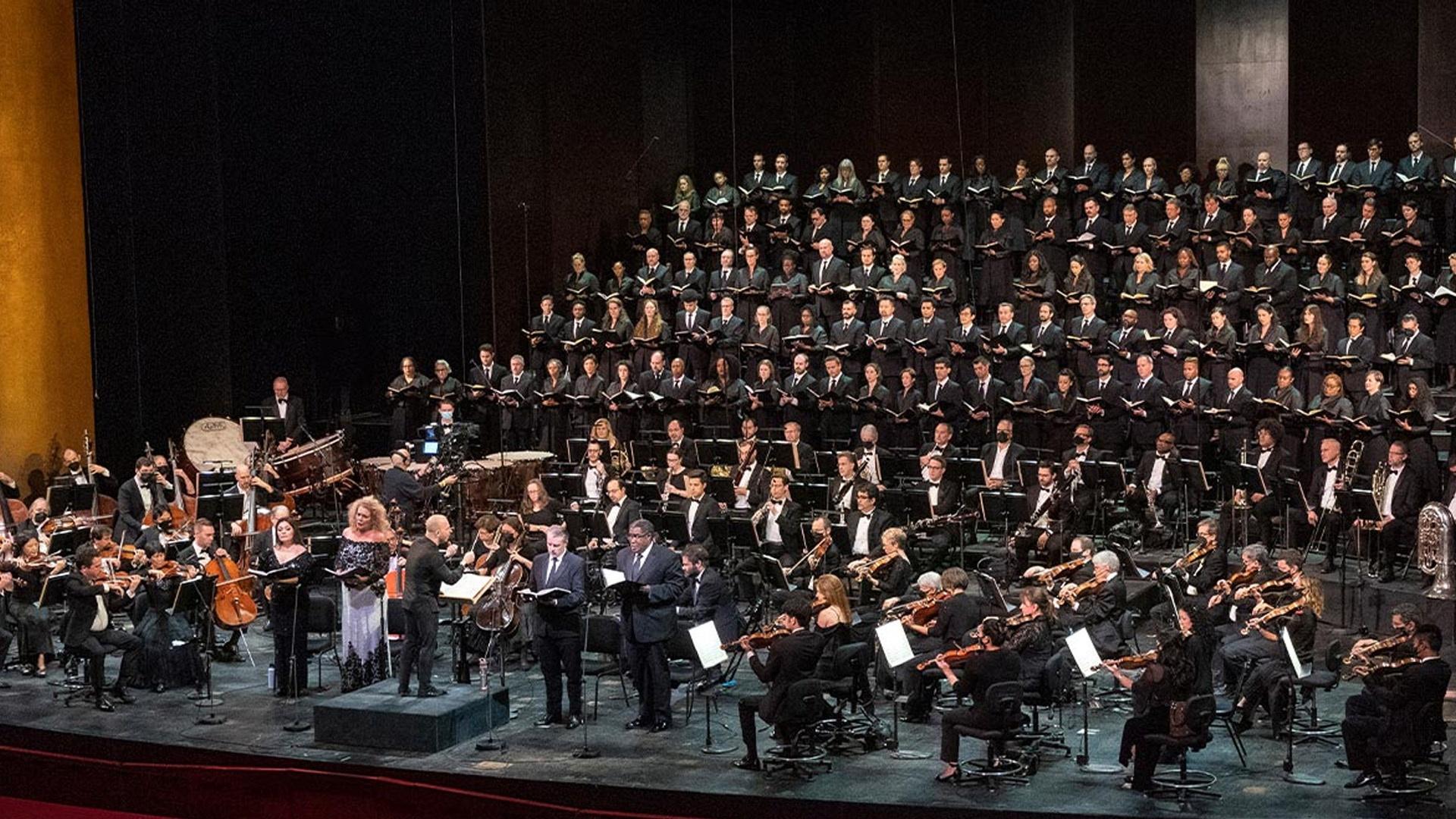 The Metropolitan Opera Orchestra and Chorus onstage for Requiem