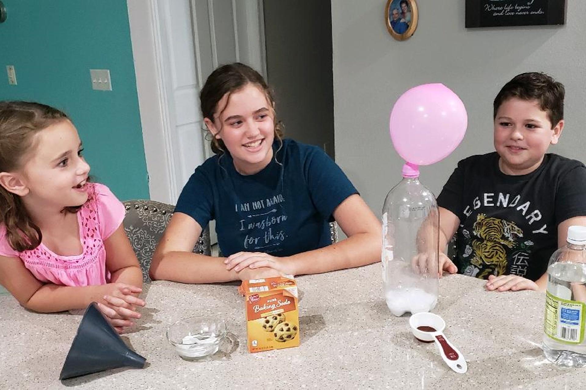kids try the Fizzy Fun! Viewer Challenge