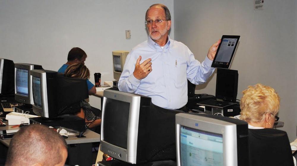 Dave Philiban teaches a Camp Google class.