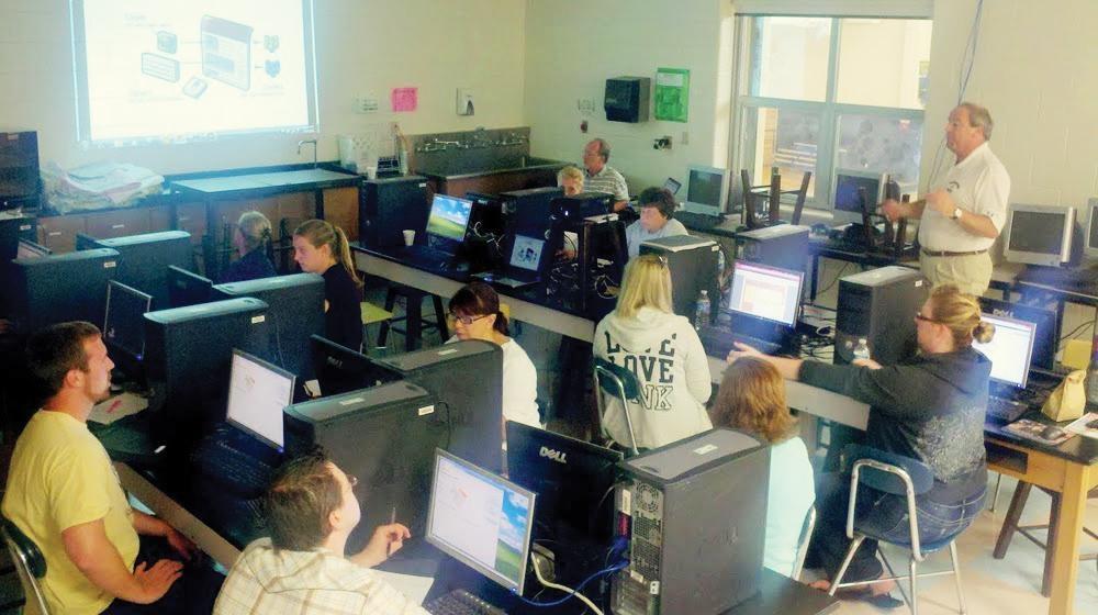 Jeff Good teaches a Camp Google class.