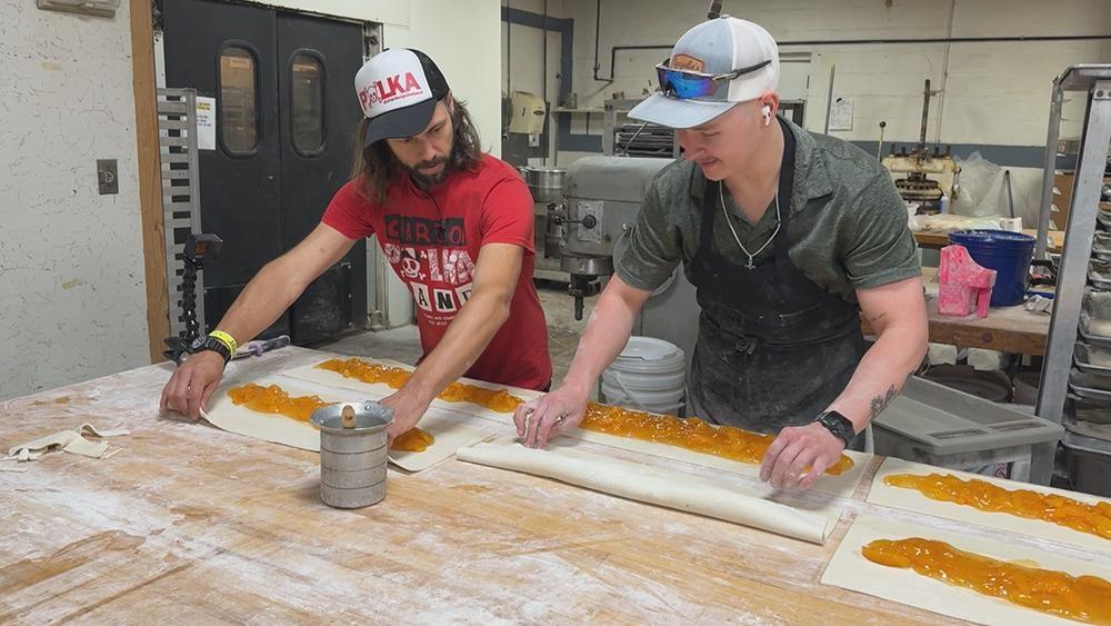 Jake Kouwe makes strudel — Wurstfest Part 1