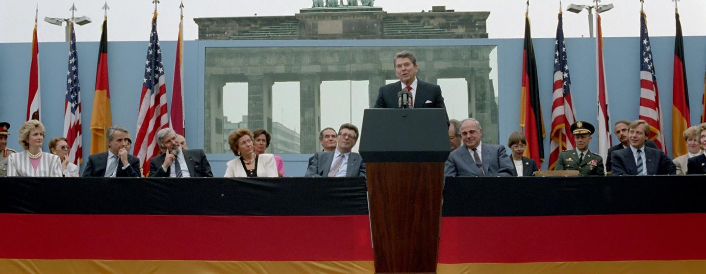 Berlin Wall: Countdown to 1961/1989