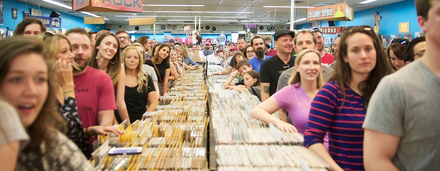 Papa Ray’s Vintage Vinyl Roadshow
