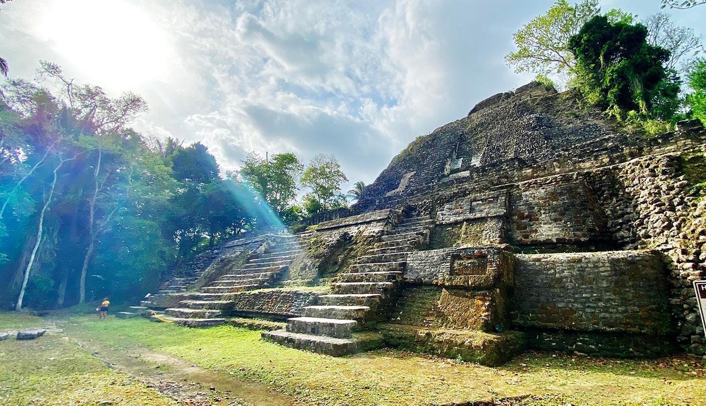 Nova, Ancient Maya Metropolis