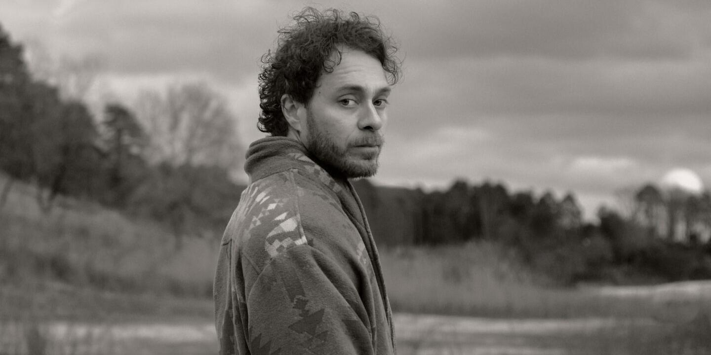 Amos Lee - Photo from Red Light Management