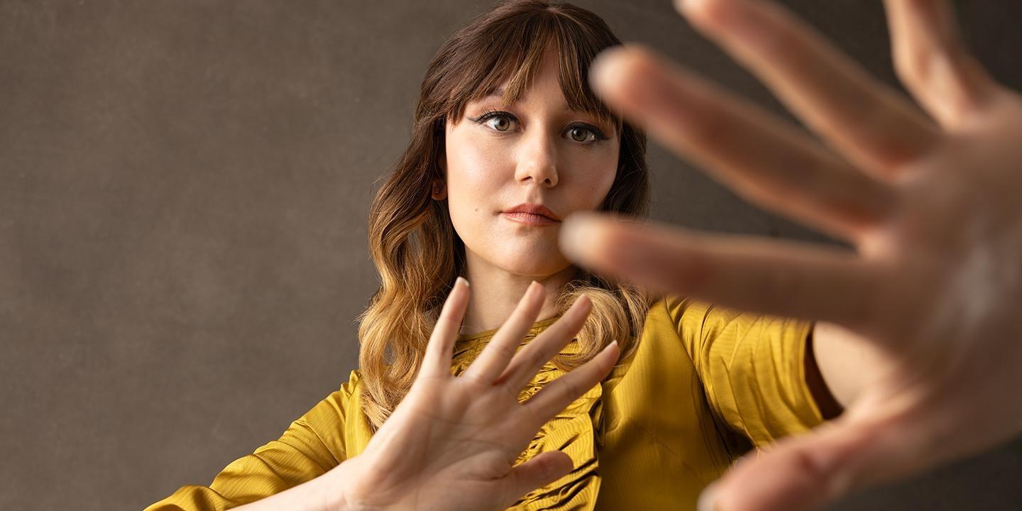 Molly Tuttle (Photo credit: Ebru Yildiz)