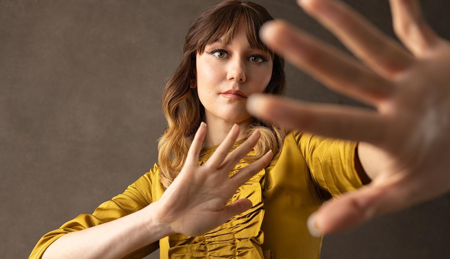 Molly Tuttle (Photo credit: Ebru Yildiz)