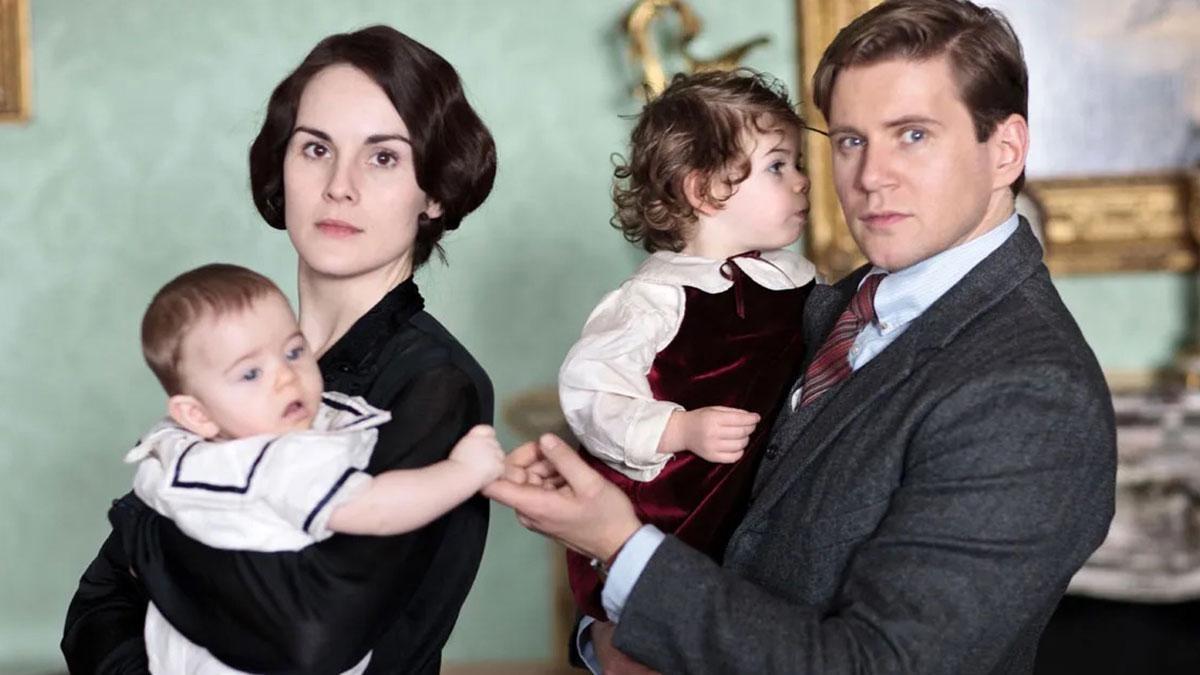 Robert and Thomas return from America. Bates disappears for a day and Edith prepares to go abroad.