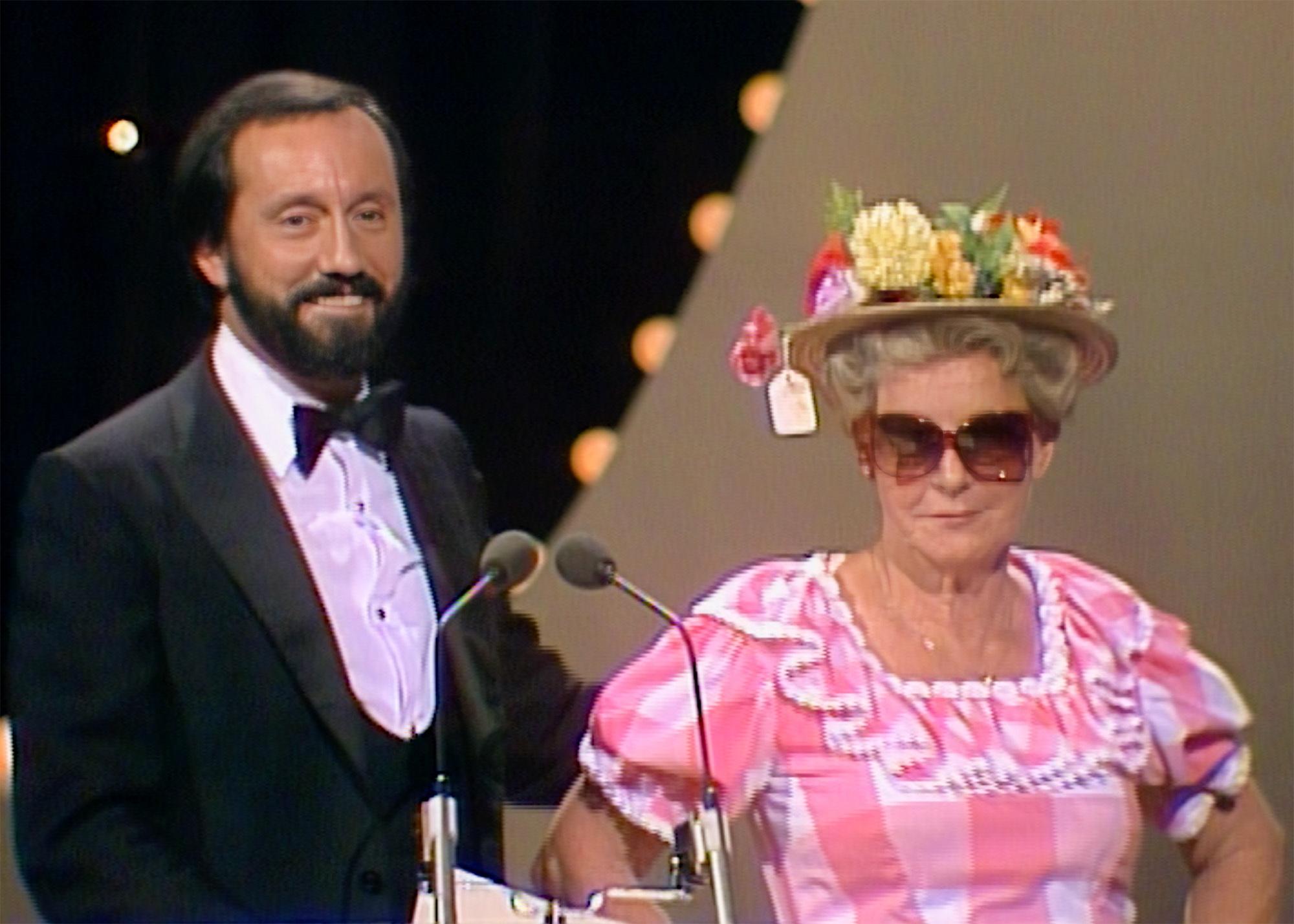 Minnie Pearl and Ray Stevens