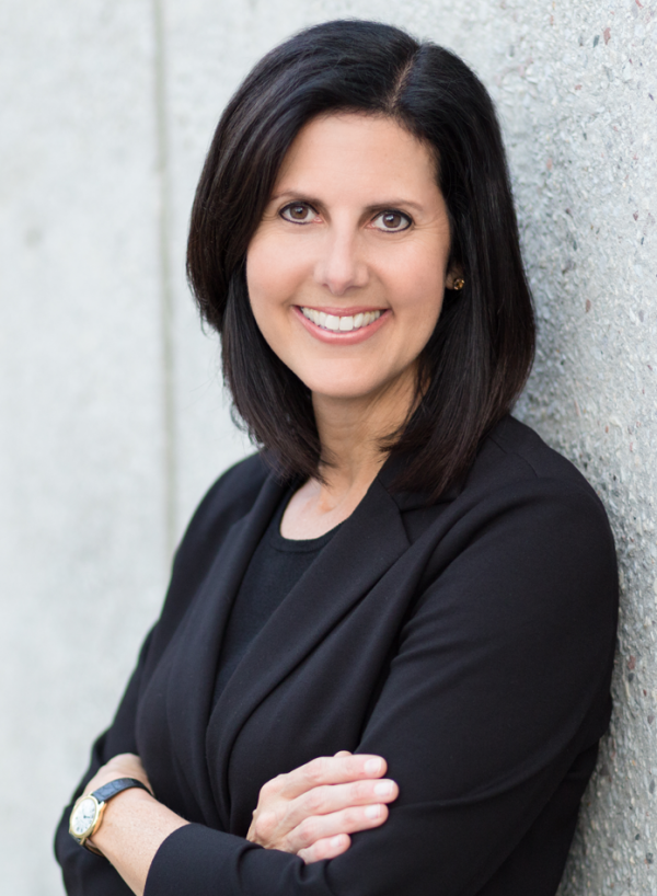 Portrait of The A List host, Alison Lebovitz wearing an all-black wardrobe