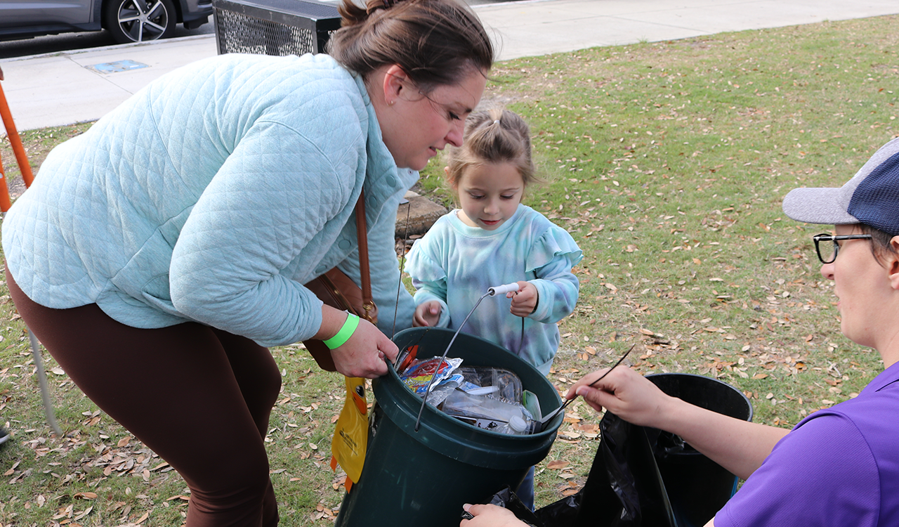 On Feb. 22, 2025, WUCF hosted their annual Be My Neighbor Day at Lake Lorna Doone in Orlando featuring family activities and a park cleanup.