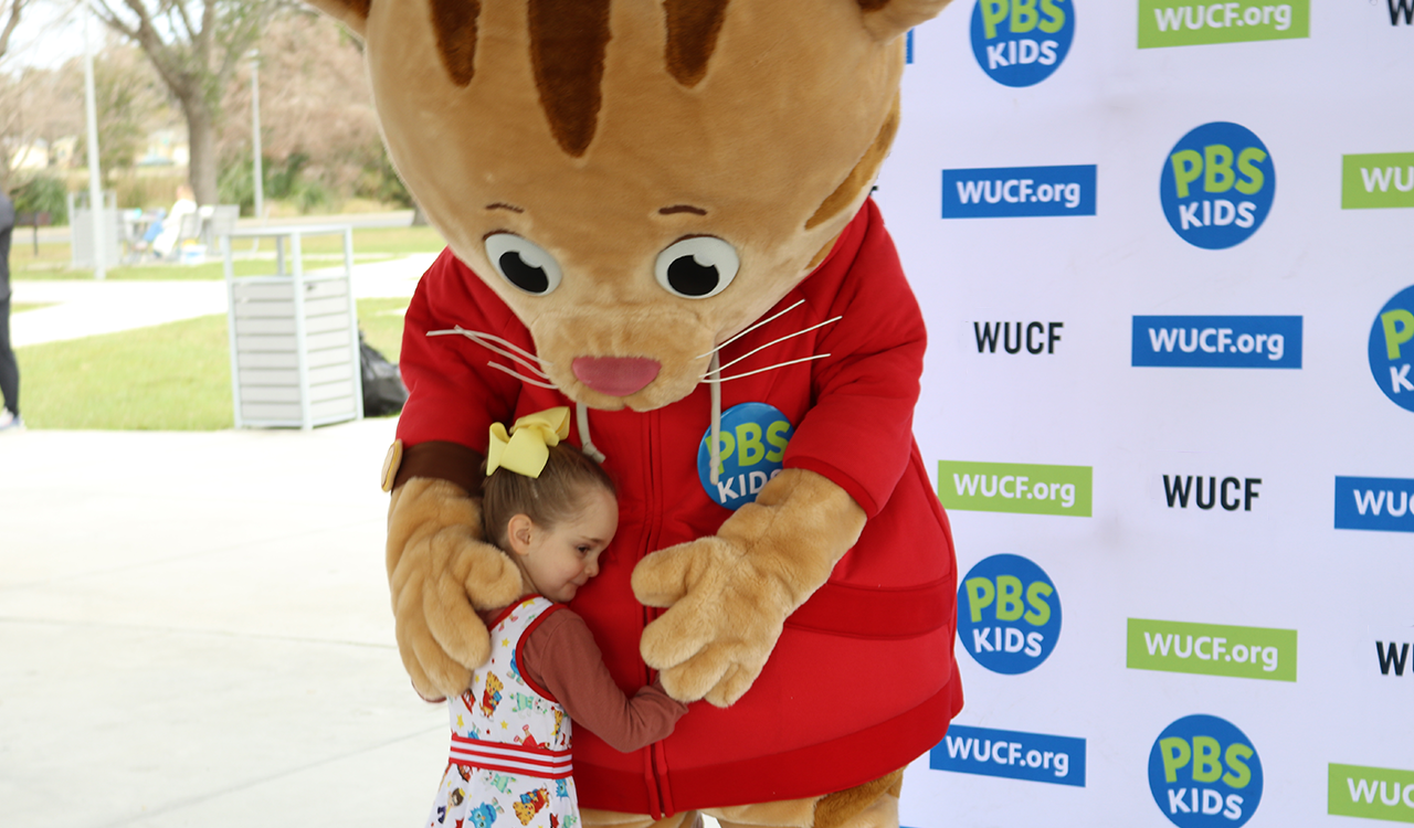 On Feb. 22, 2025, WUCF hosted their annual Be My Neighbor Day at Lake Lorna Doone in Orlando featuring family activities and a park cleanup.