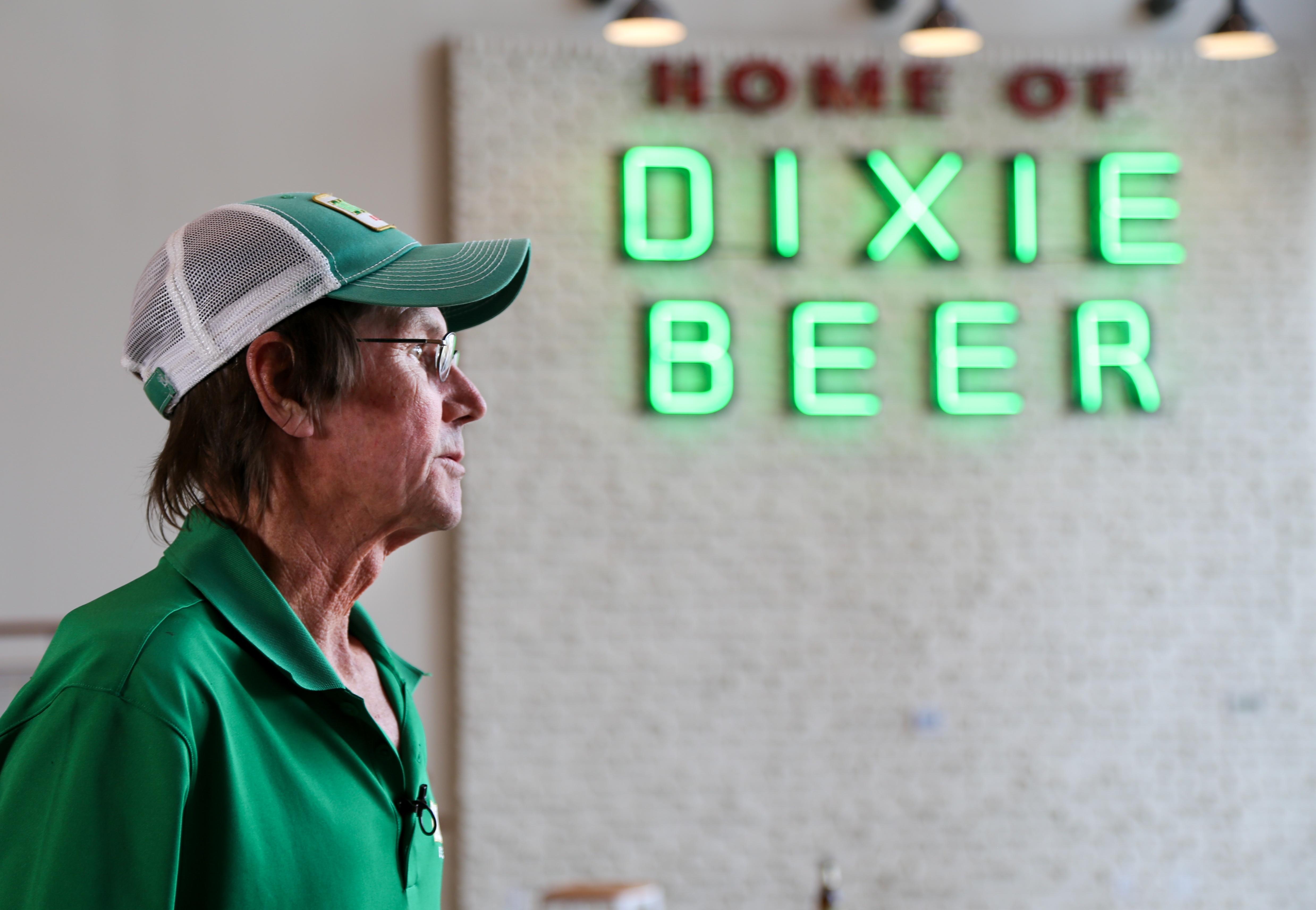 Dixie Beer worker