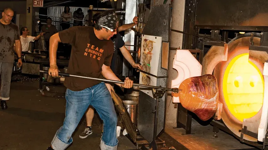 Chihuly: In the Hotshop