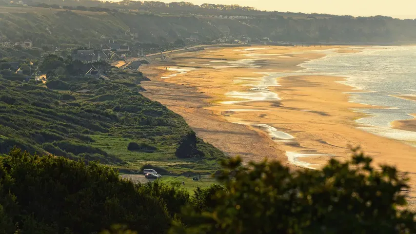 Omaha Beach: Honor and Sacrifice | PBS