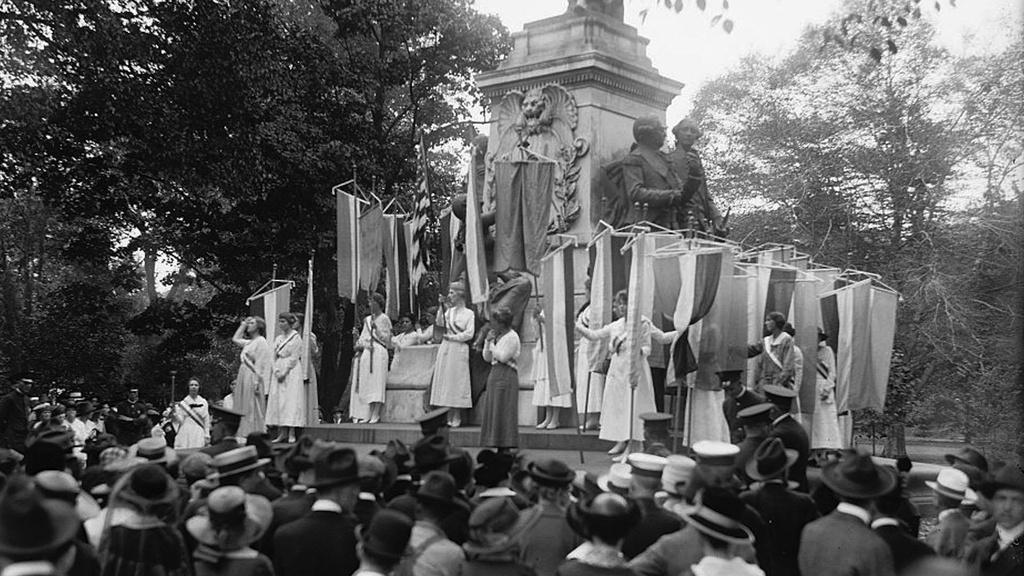 Black and white image of suffragettes at Lafayette