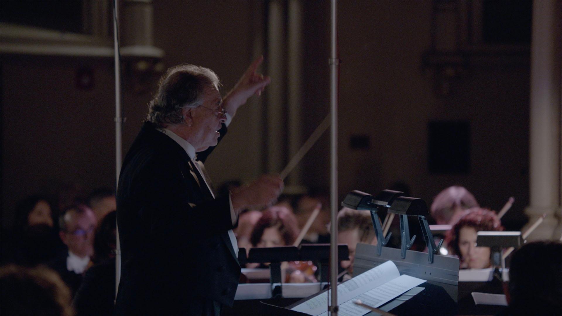 Maestro Donato Renzetti conducts during the Oratorio.
