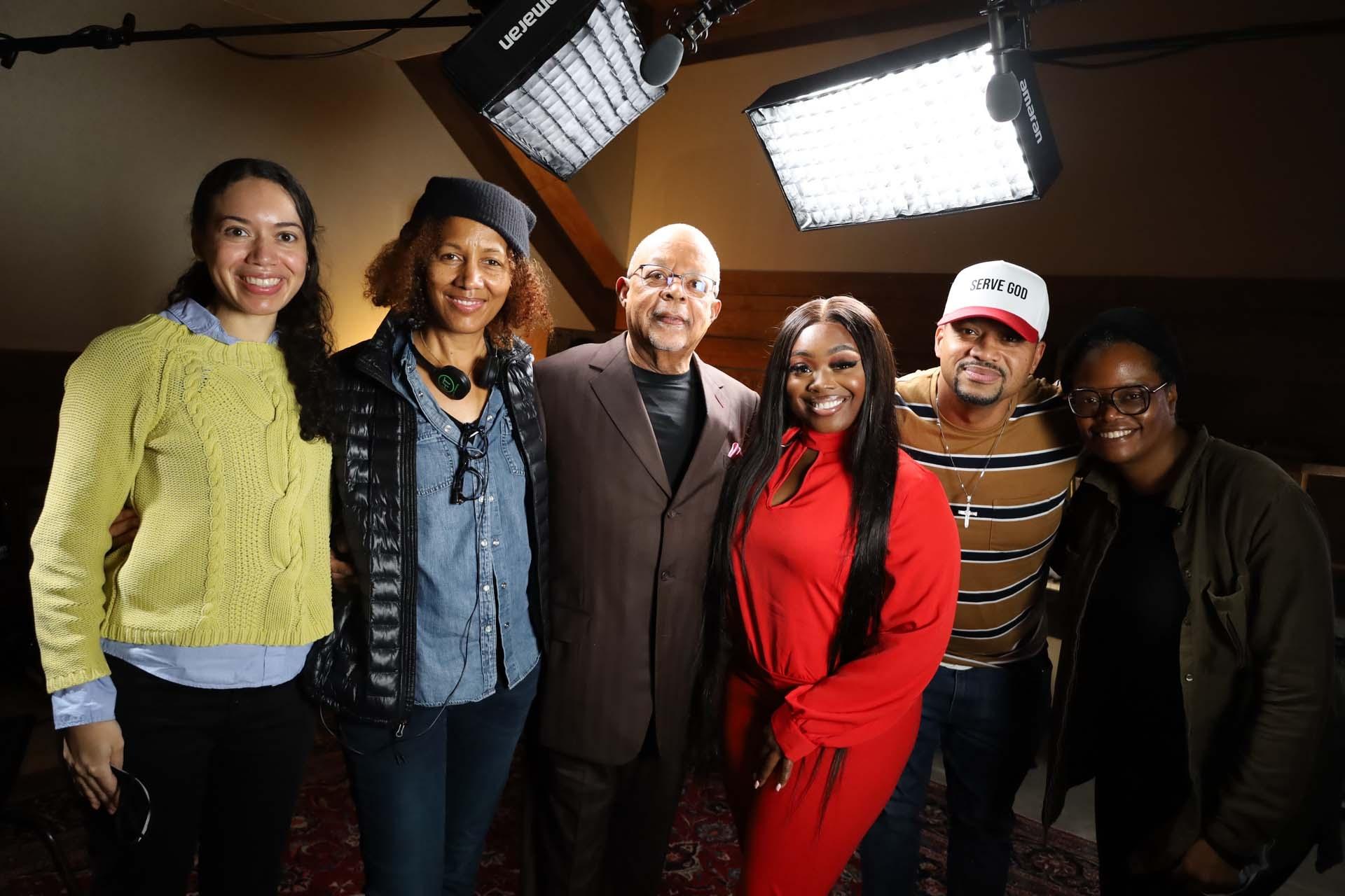 Henry Louis Gates Jr. poses with Stacey Holman and Shayla Harris, Chelsea Adewunmi and Jekalyn Carr