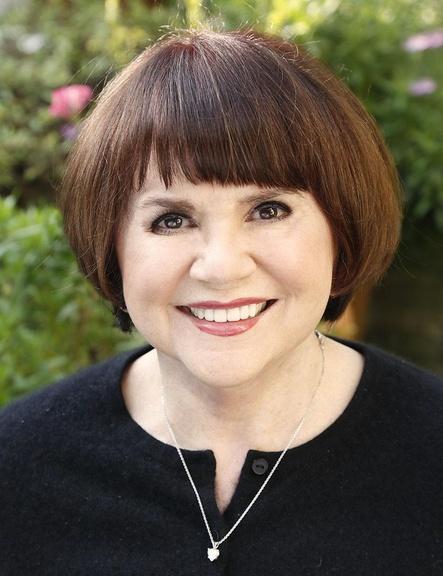 Closeup image of Linda Ronstadt.