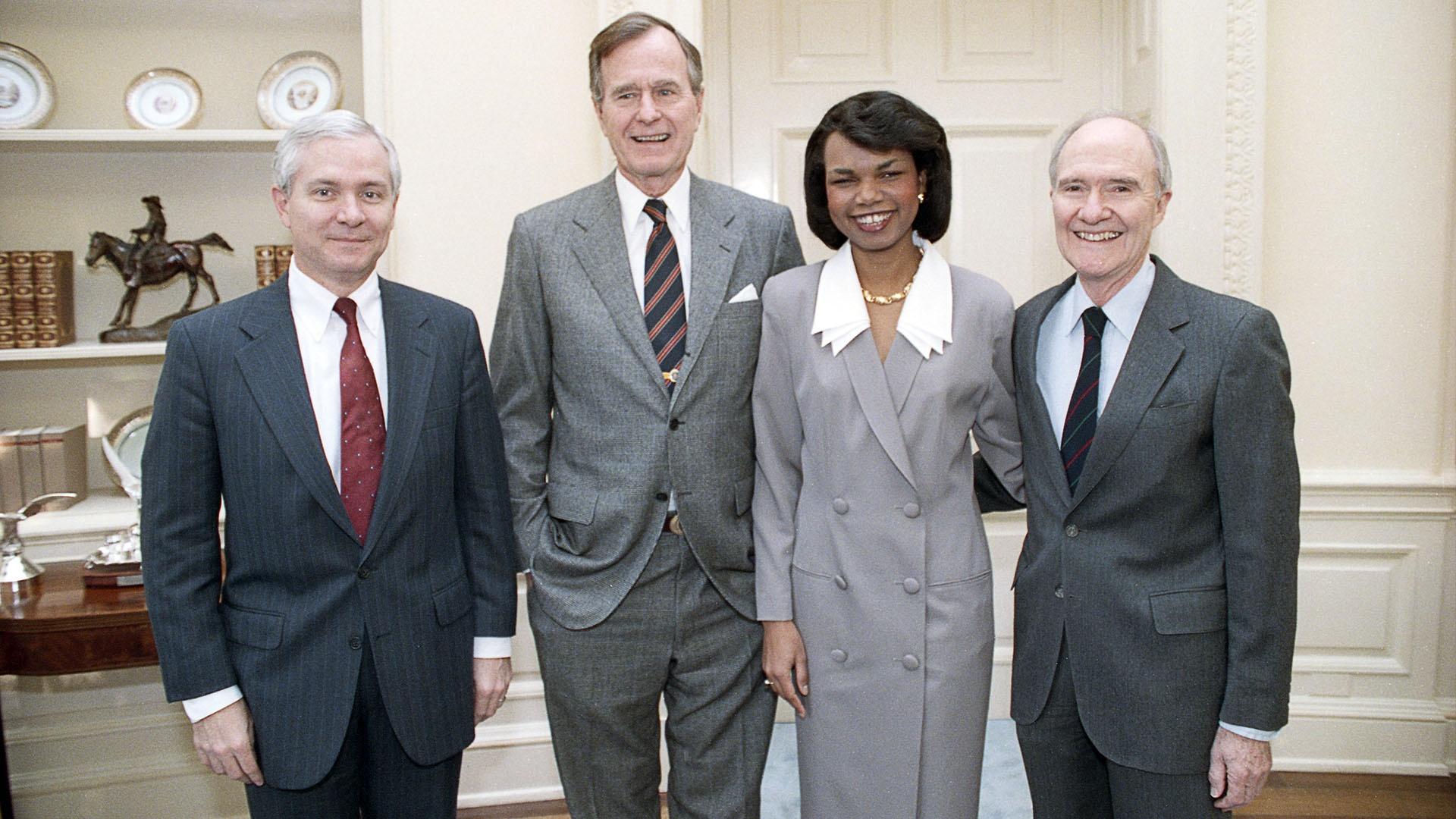 President George H.W. Bush and advisors Robert Gates, Condoleezza Rice and Brent Scowcroft.