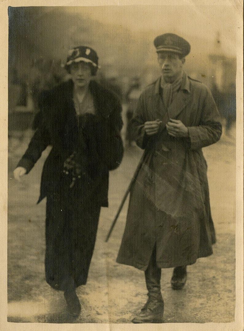 Image of Agatha Christie with her first husband, Archie, in war attire.