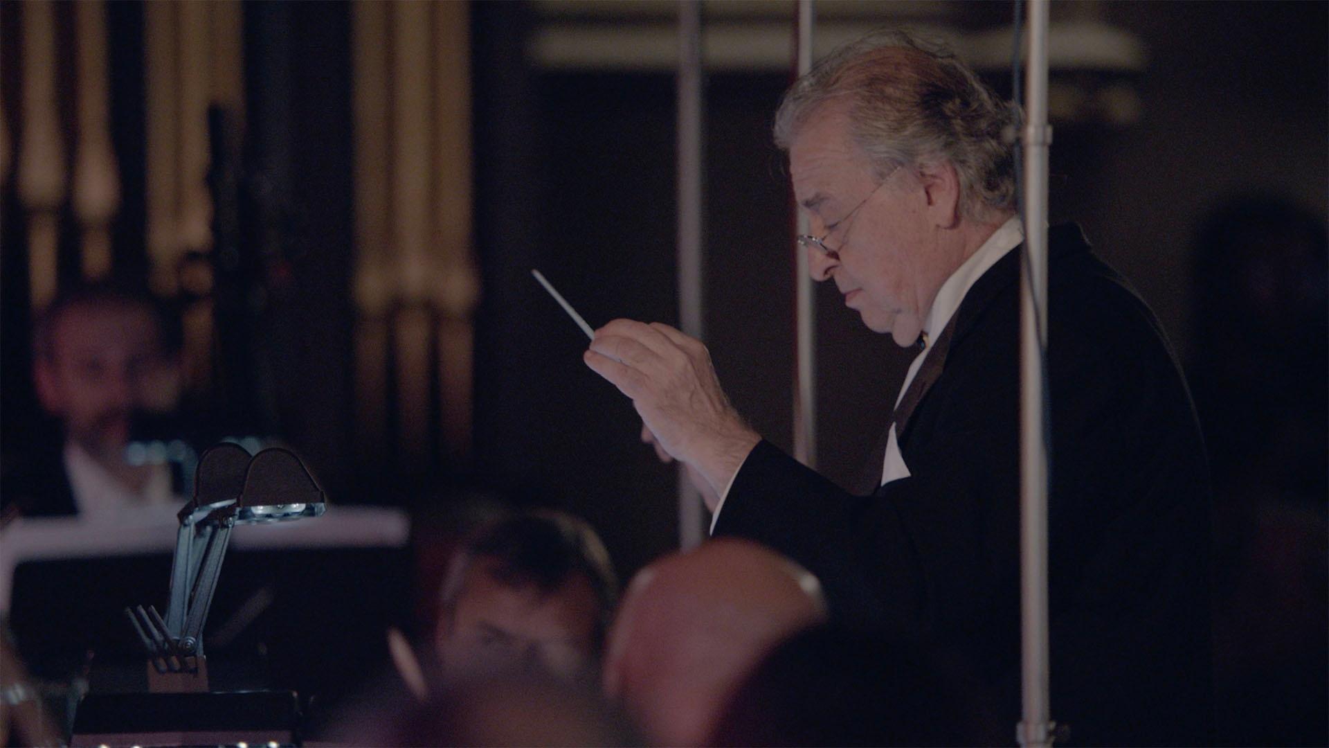 Maestro Donato Renzetti conducts during the Oratorio.