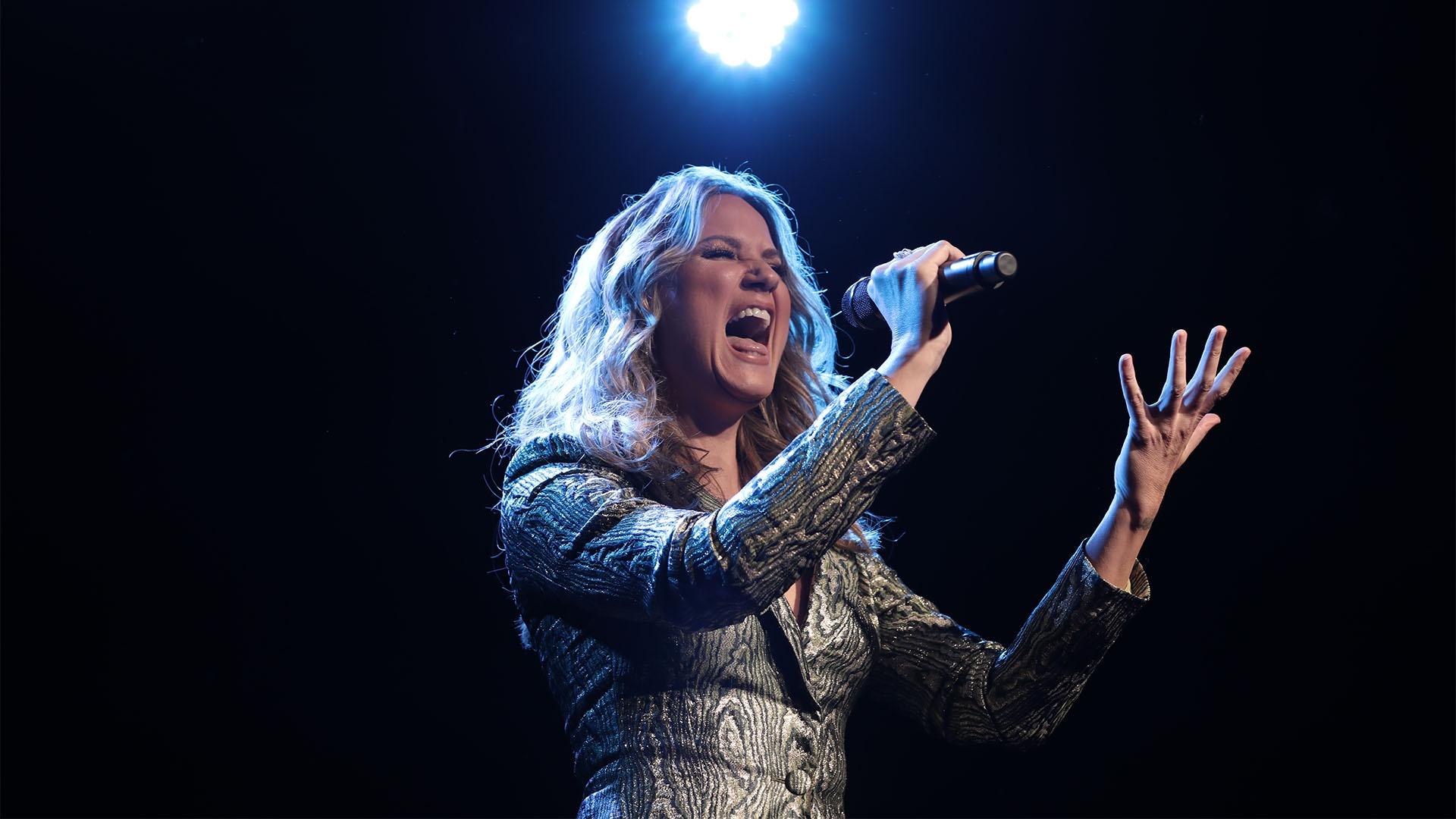 Jennifer Nettles performs "No Good Deed."