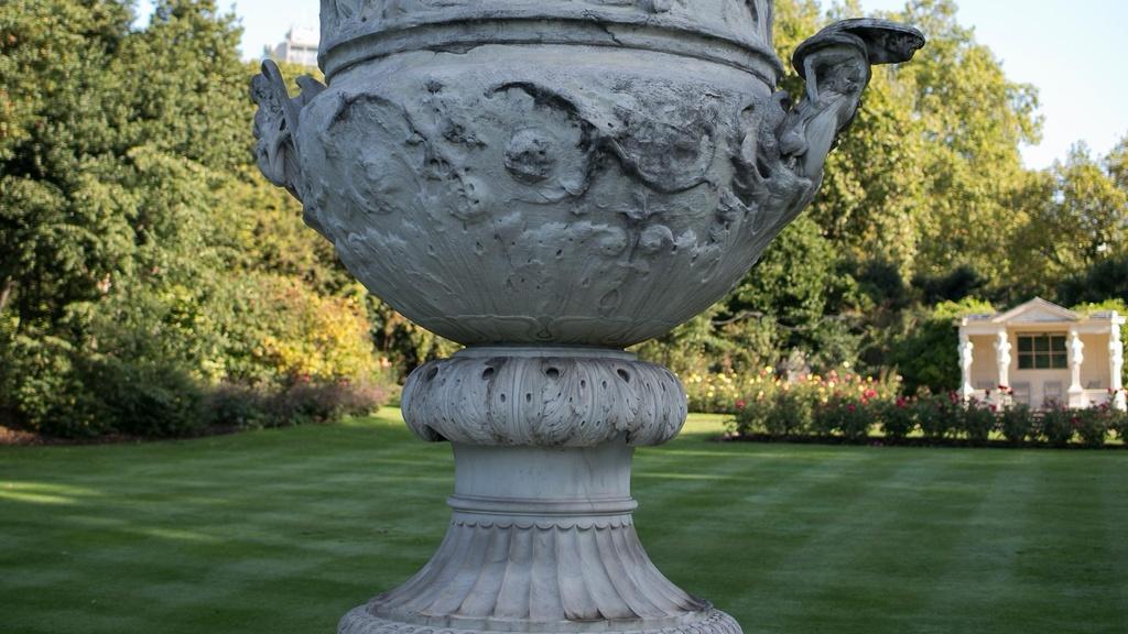 The Waterloo Vase in the Rose Garden at Buckingham Palace.