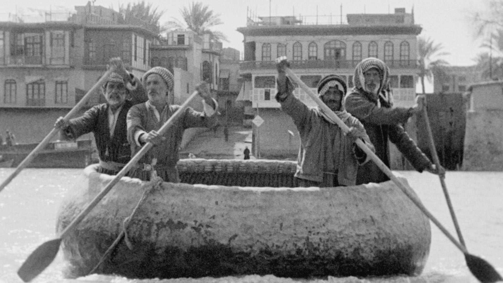 Round guffah boat on Tigris, early 1900s.