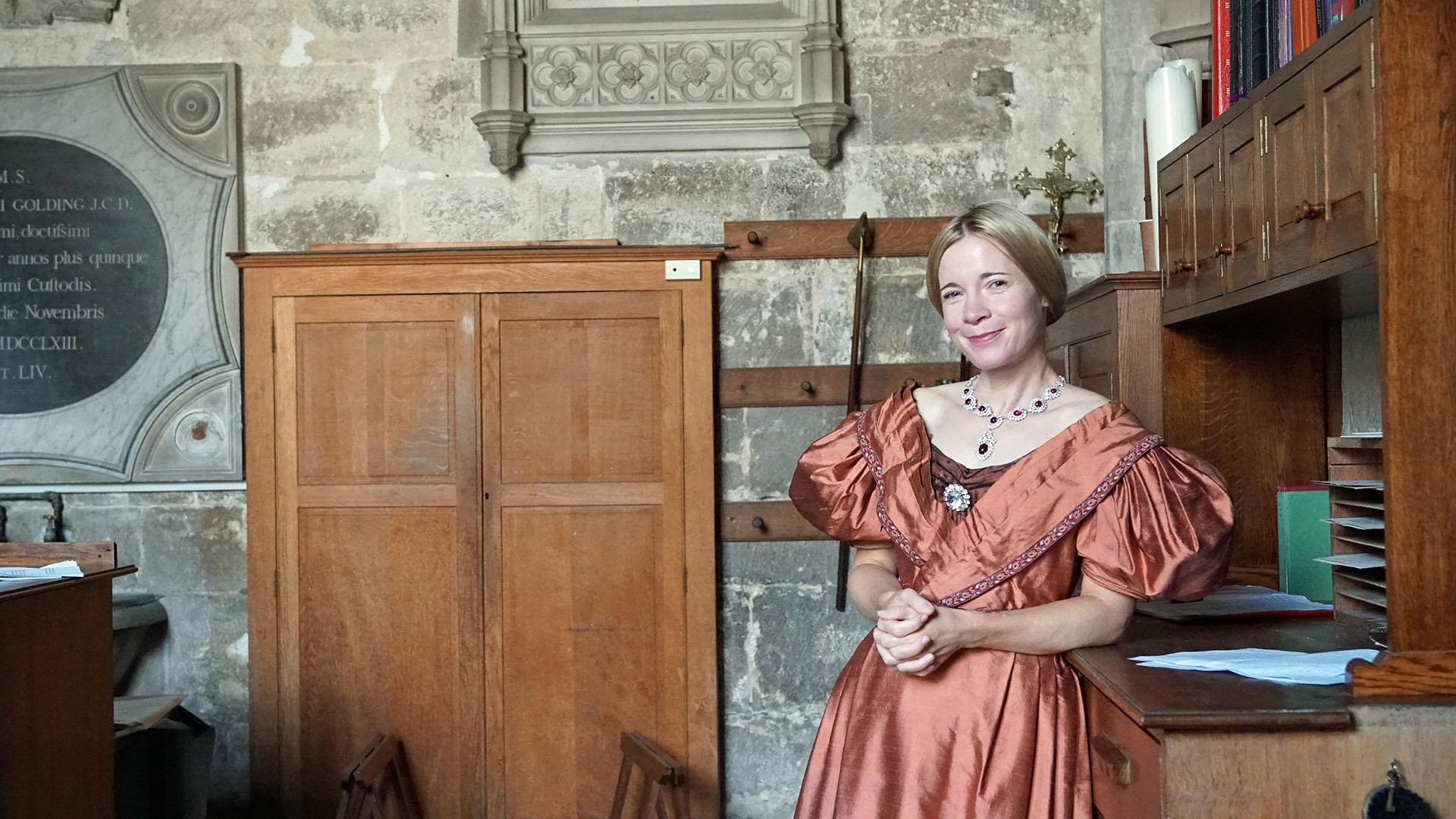Lucy Worsley in costume.